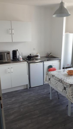 Quimper : studio de 27m2 avec petite chambre a 5 min a pied du centre ville